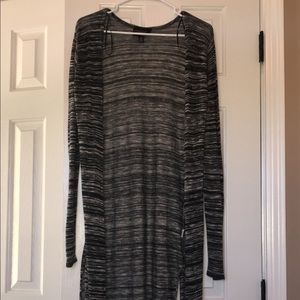 Knew length black/white cardigan